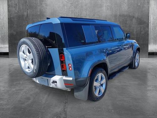 2025 Land Rover Defender 110 P400 S