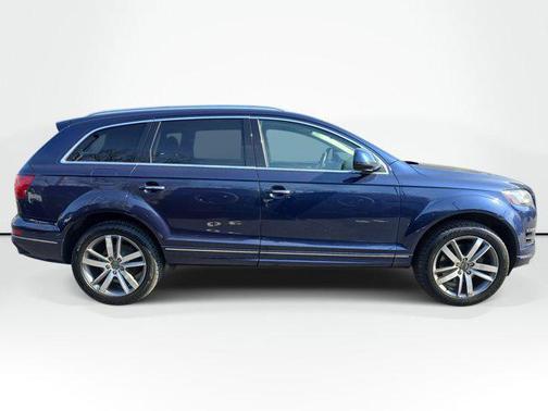 Red 2014 Audi Q7 3.0T Premium Plus