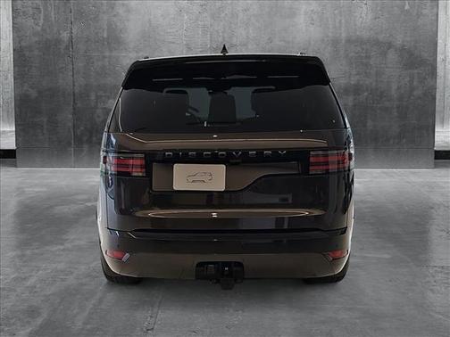 2025 Land Rover Discovery P360 Dynamic SE