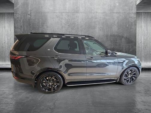 2025 Land Rover Discovery P360 Dynamic SE