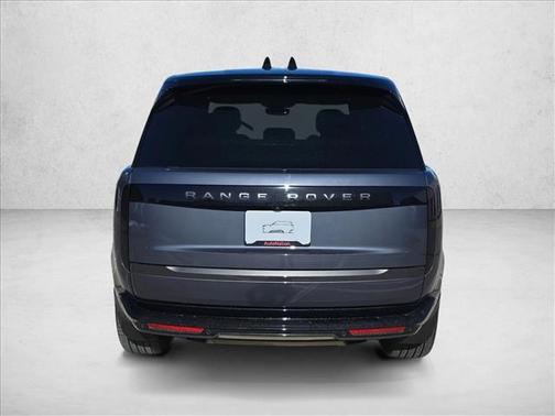 2026 Land Rover Range Rover P530 SE