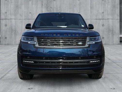 2025 Land Rover Range Rover P550e SE