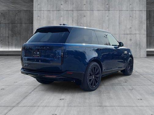2025 Land Rover Range Rover P550e SE
