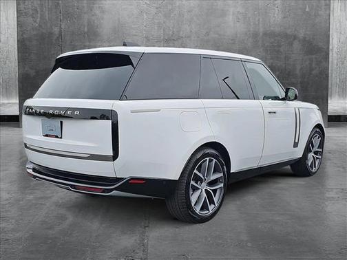2025 Land Rover Range Rover P400 SE