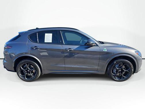 2024 Alfa Romeo Stelvio Quadrifoglio