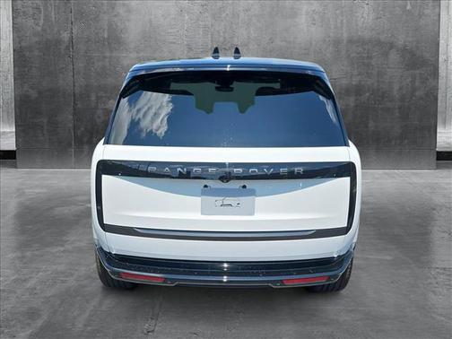 2025 Land Rover Range Rover P400 SE 7 Seat