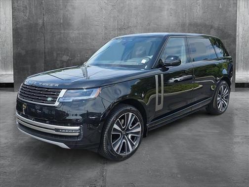 2025 Land Rover Range Rover P400 SE 7 Seat