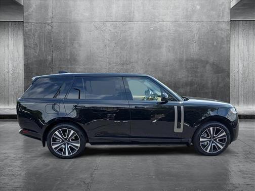 2025 Land Rover Range Rover P400 SE 7 Seat
