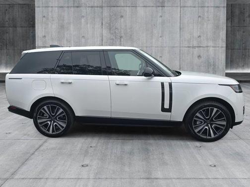 2025 Land Rover Range Rover P550e SE
