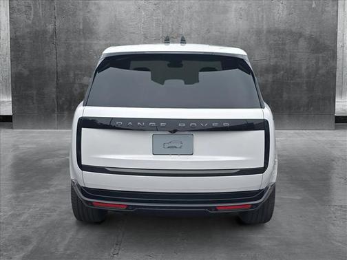 2025 Land Rover Range Rover P550e SE