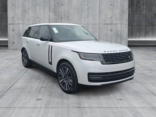 2025 Land Rover Range Rover P550e SE