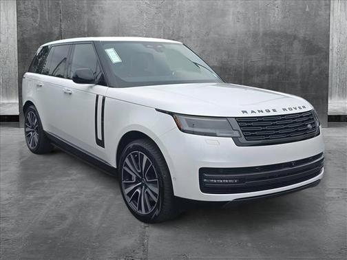 2025 Land Rover Range Rover P550e SE