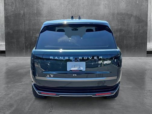 2025 Land Rover Range Rover P530 SE