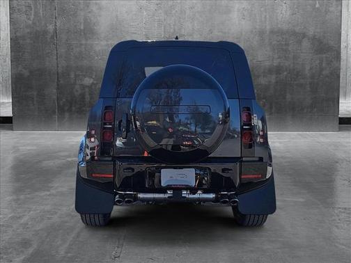 2025 Land Rover Defender 110 P500 X-Dynamic SE