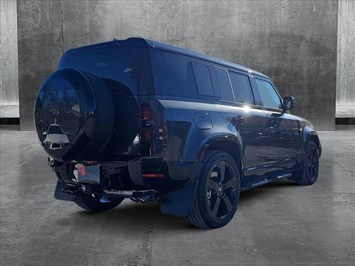 2025 Land Rover Defender 110 P500 X-Dynamic SE