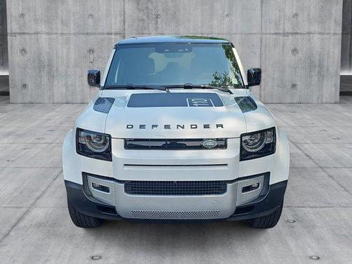 2025 Land Rover Defender 110 P400 S