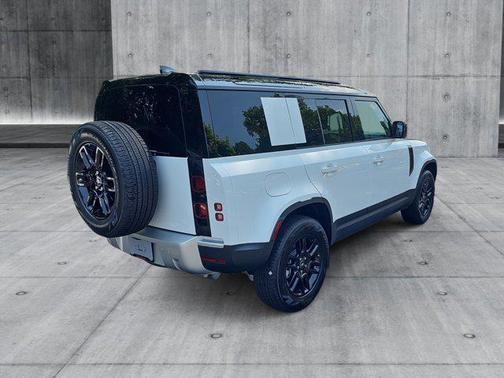2025 Land Rover Defender 110 P400 S