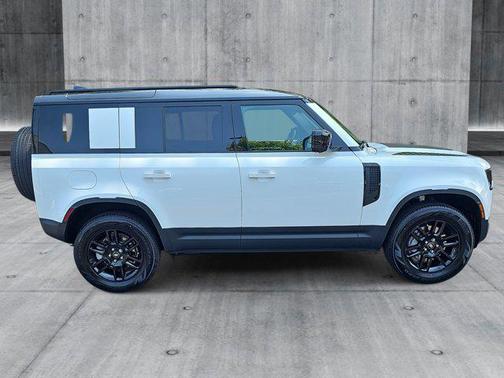 2025 Land Rover Defender 110 P400 S