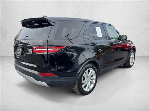 Santorini Black Meta 2019 Land Rover Discovery HSE