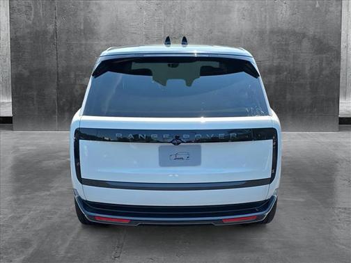 2025 Land Rover Range Rover P400 SE 7 Seat
