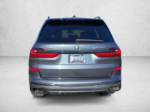 2021 BMW X7 M50i