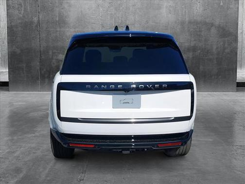 2025 Land Rover Range Rover P400 SE