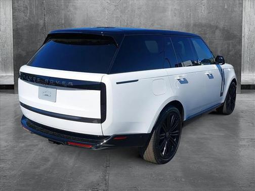 2025 Land Rover Range Rover P400 SE