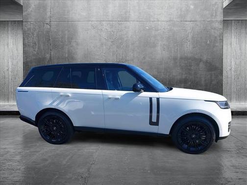 2025 Land Rover Range Rover P400 SE