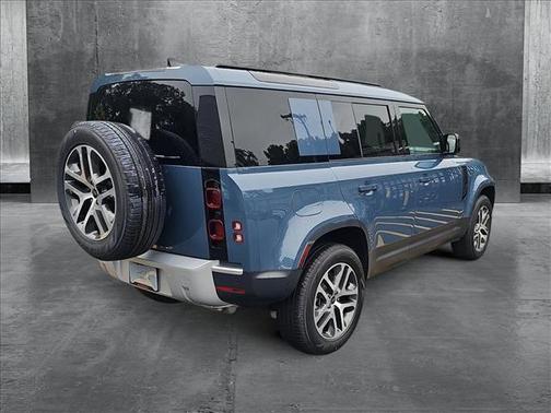 2025 Land Rover Defender 110 P400 S