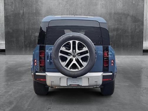 2025 Land Rover Defender 110 P400 S