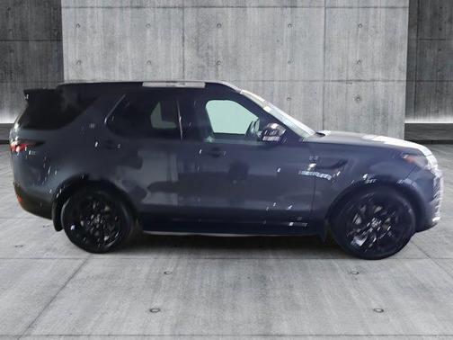 2025 Land Rover Discovery P300 Dynamic SE