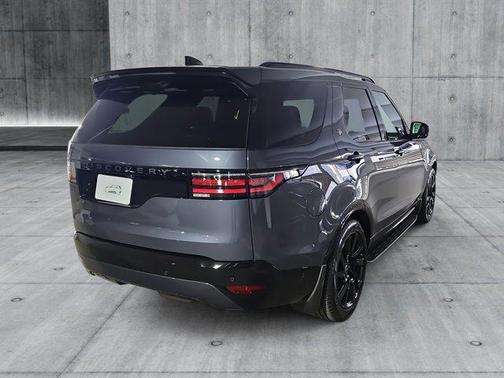 2025 Land Rover Discovery P300 Dynamic SE