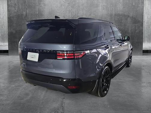 2025 Land Rover Discovery P300 Dynamic SE