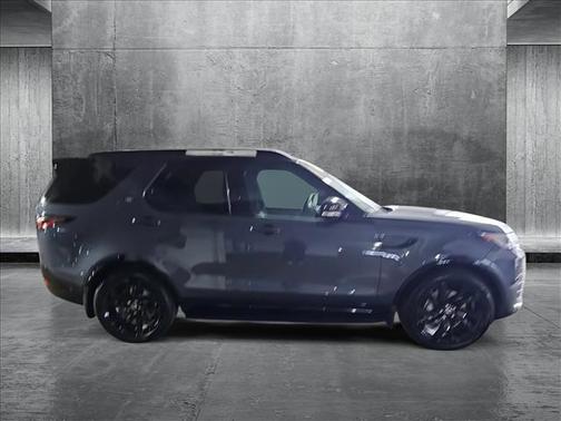 2025 Land Rover Discovery P300 Dynamic SE