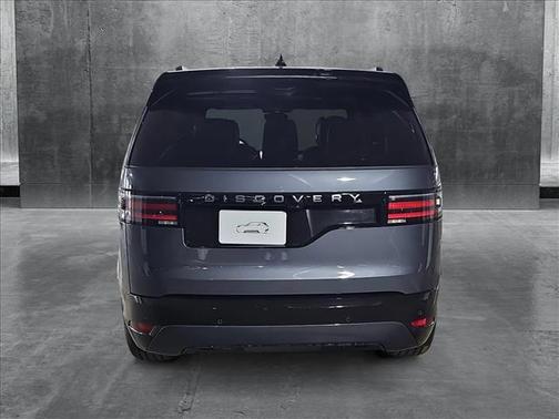 2025 Land Rover Discovery P300 Dynamic SE