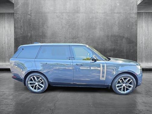 2025 Land Rover Range Rover P400 SE 7 Seat