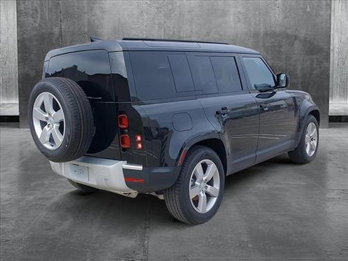 2025 Land Rover Defender 110 P300
