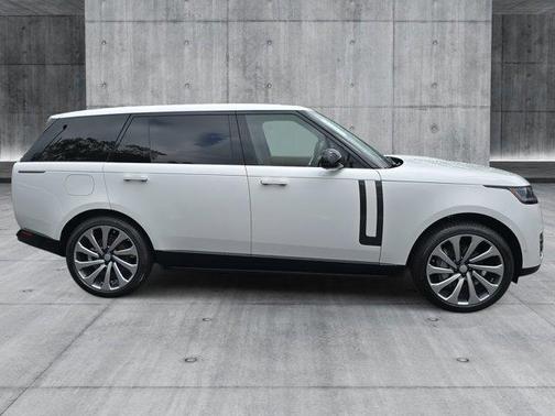 2025 Land Rover Range Rover P400 SE 7 Seat