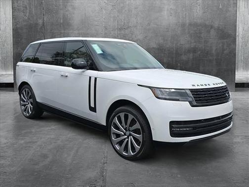 2025 Land Rover Range Rover P400 SE 7 Seat