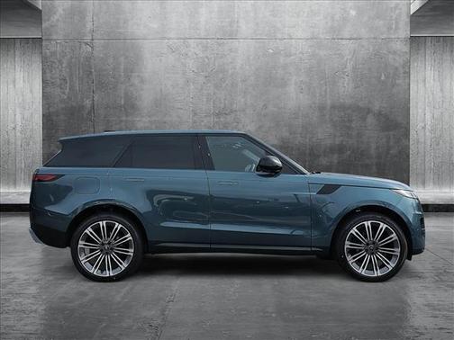 2025 Land Rover Range Rover Sport SE