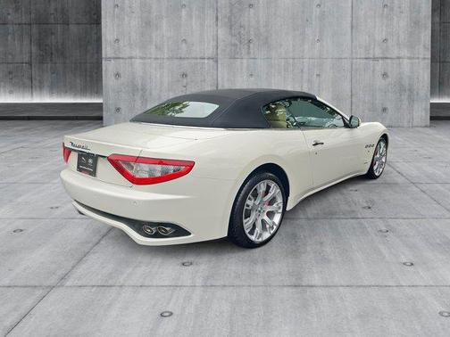 2013 Maserati GranTurismo Base