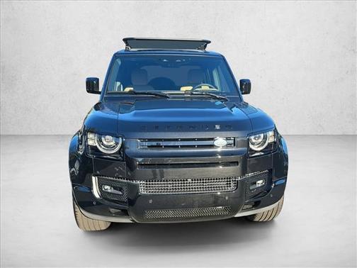 2025 Land Rover Defender 130 P400 X-Dynamic SE