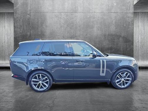 2025 Land Rover Range Rover P530 SE