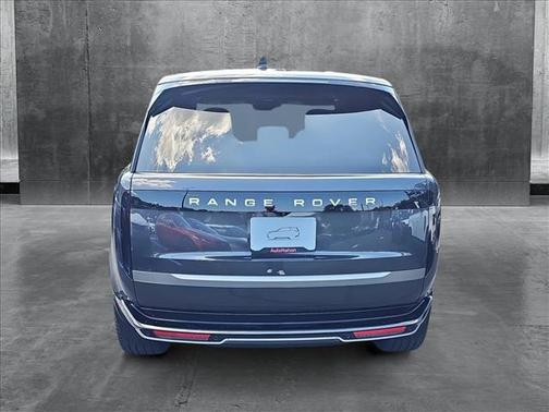 2025 Land Rover Range Rover P530 SE