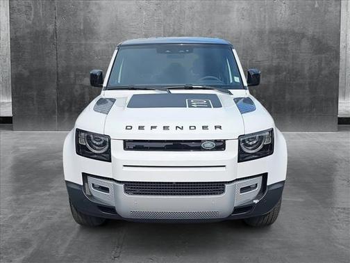 2025 Land Rover Defender 110 P300
