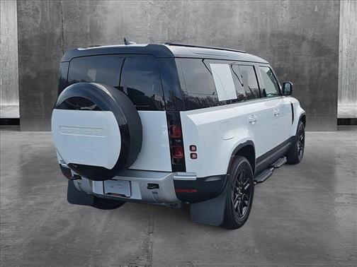 2025 Land Rover Defender 110 P300