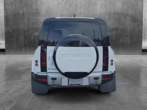 2025 Land Rover Defender 110 P300