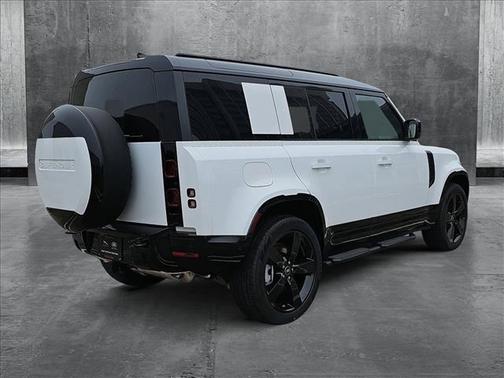 2025 Land Rover Defender 110 P400 X-Dynamic SE
