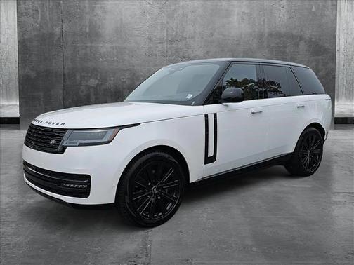 2025 Land Rover Range Rover P550e SE