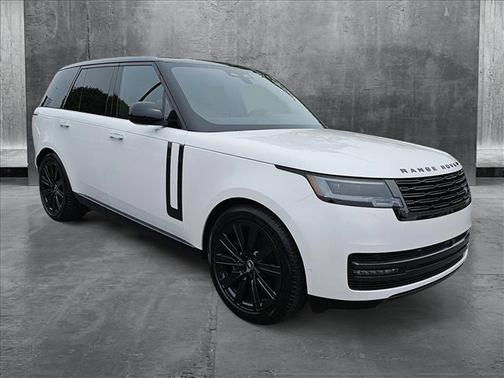 2025 Land Rover Range Rover P550e SE
